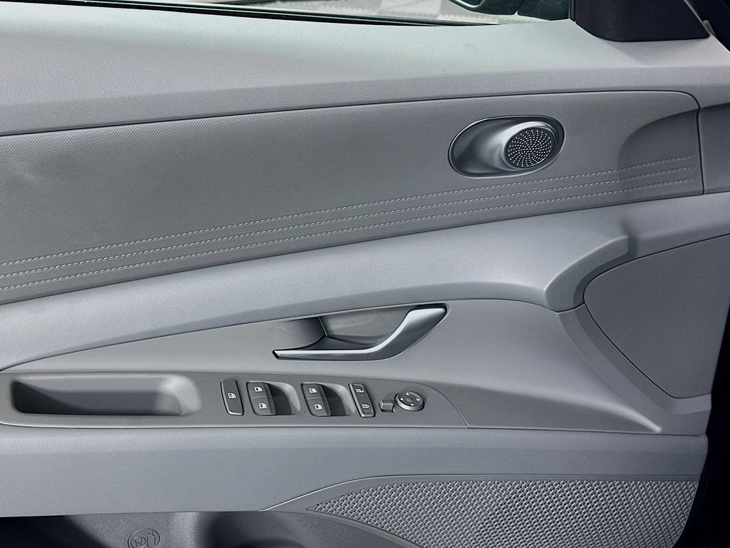 New 2026 Hyundai Elantra SE w/ Cargo Package FWD image 18