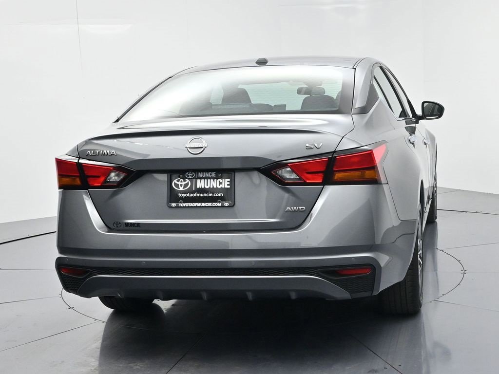 Used 2024 Nissan Altima 2.5 SV image 7