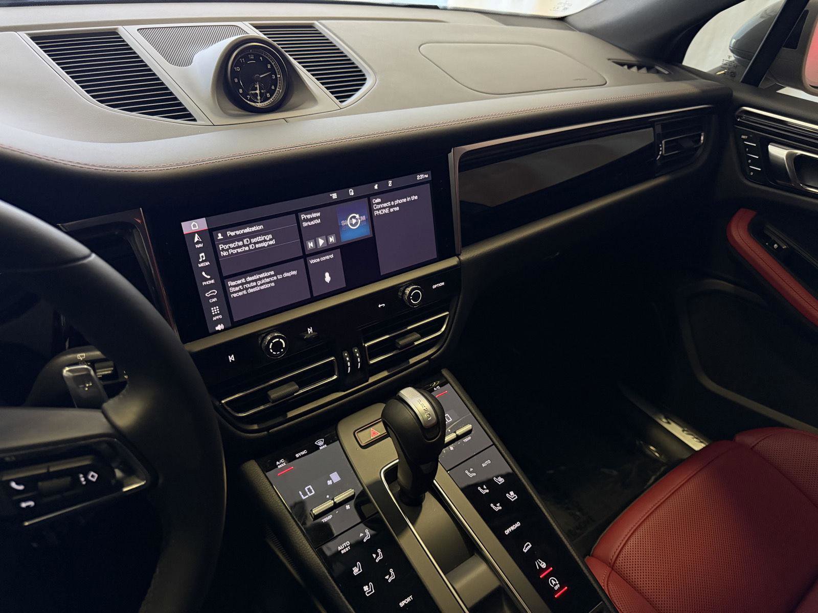 Used 2025 Porsche Macan S image 18