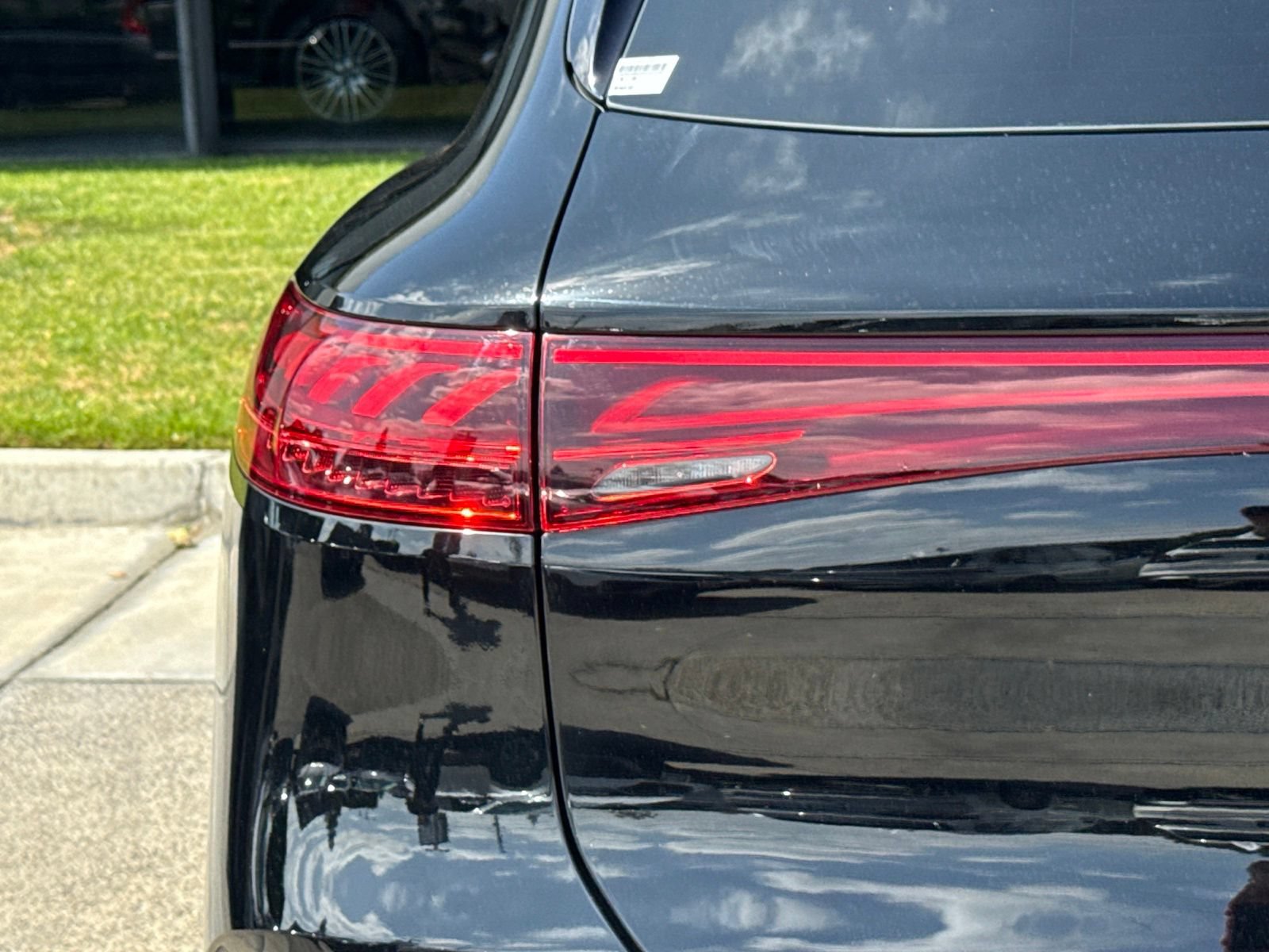Used 2023 Mercedes-Benz EQS 580 4MATIC SUV image 10