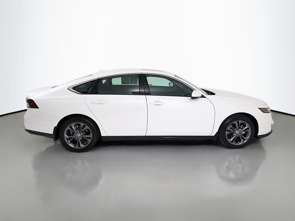 Used 2023 Honda Accord EX image 8