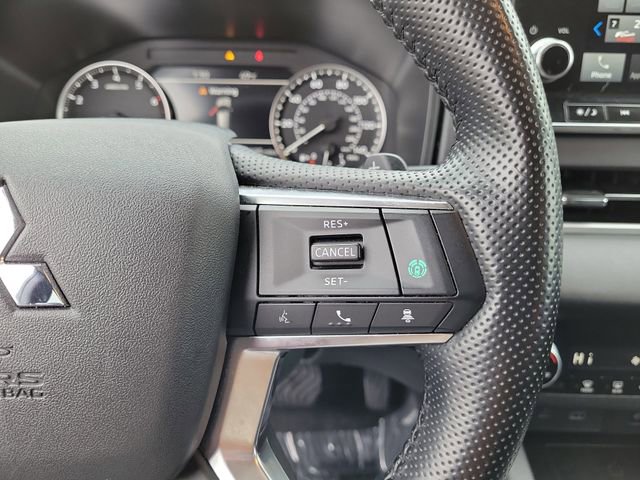 Used 2024 Mitsubishi Outlander SE image 27