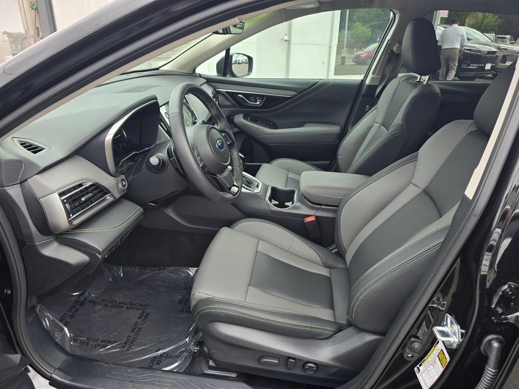 Used 2025 Subaru Outback Onyx Edition AWD/4WD image 22