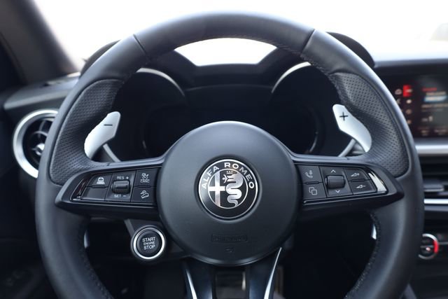 Used 2024 Alfa Romeo Stelvio Veloce image 14