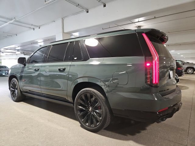Certified 2026 Cadillac Escalade ESV V AWD/4WD image 4