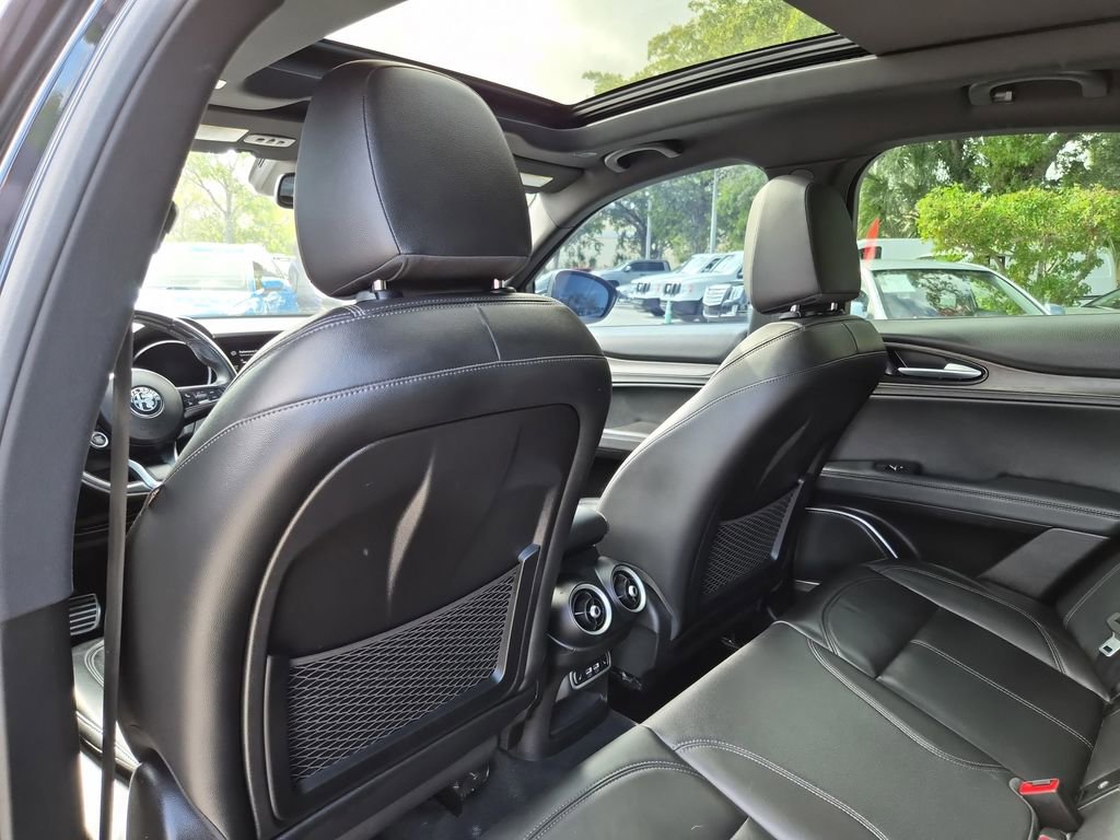Used 2022 Alfa Romeo Stelvio Ti image 14