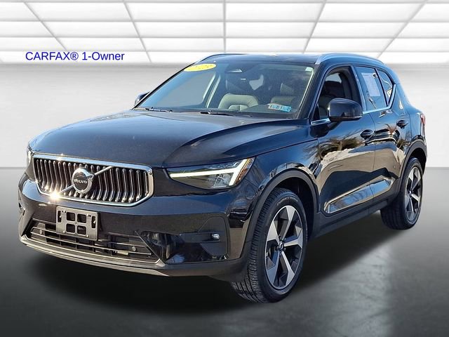 Certified 2023 Volvo XC40 B5 Plus w/ Protection Package Premier image 3