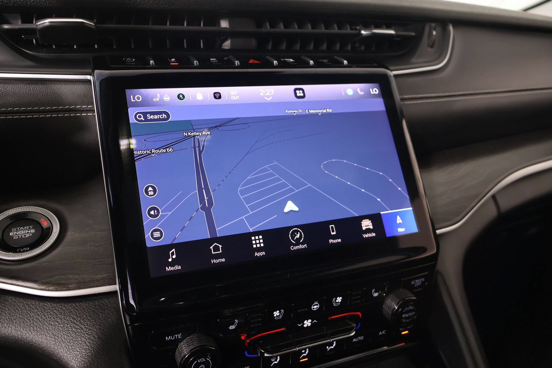 Used 2023 Jeep Grand Cherokee L Limited w/ Luxury Tech Group II RWD image 7