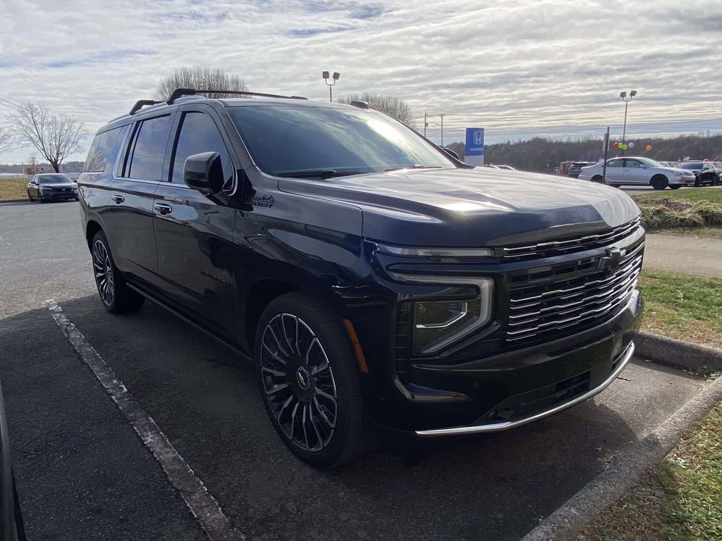 Used 2026 Chevrolet Suburban High Country image 6