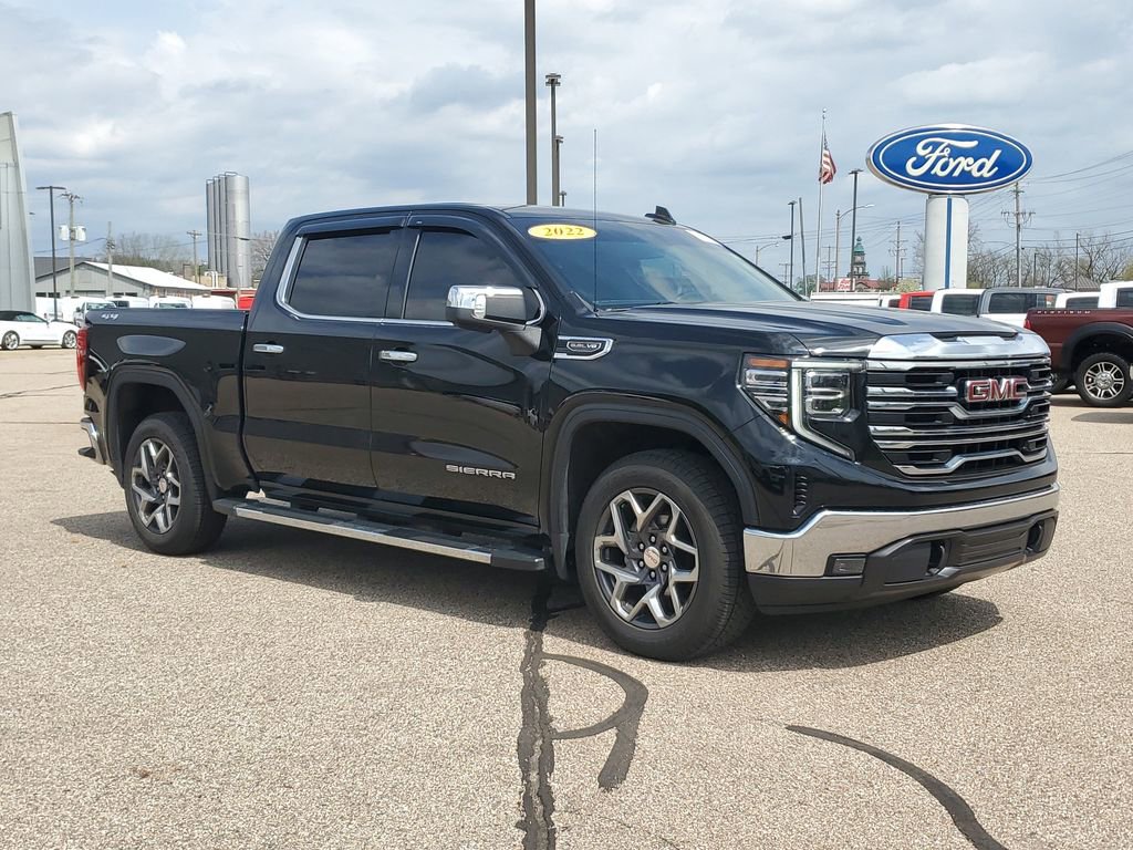 Used 2022 GMC Sierra 1500 SLT w/ SLT Premium Package AWD/4WD image 2