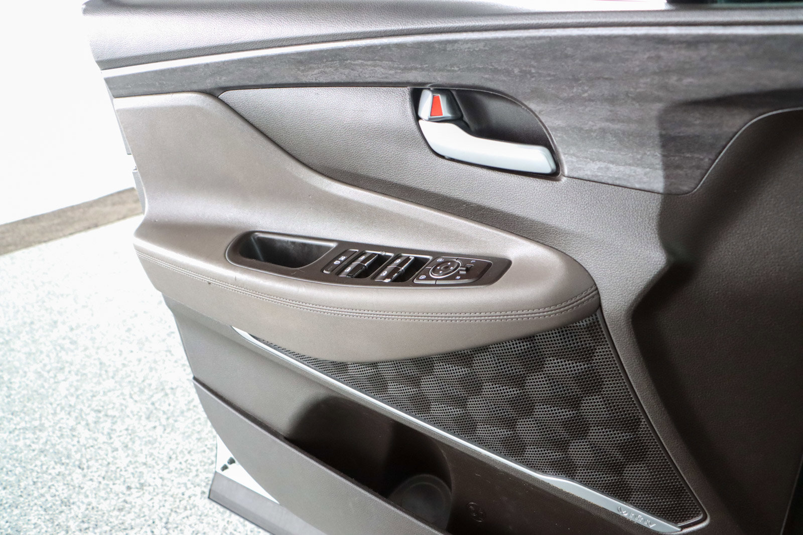 Used 2020 Hyundai Santa Fe SEL w/ Convenience Package image 21