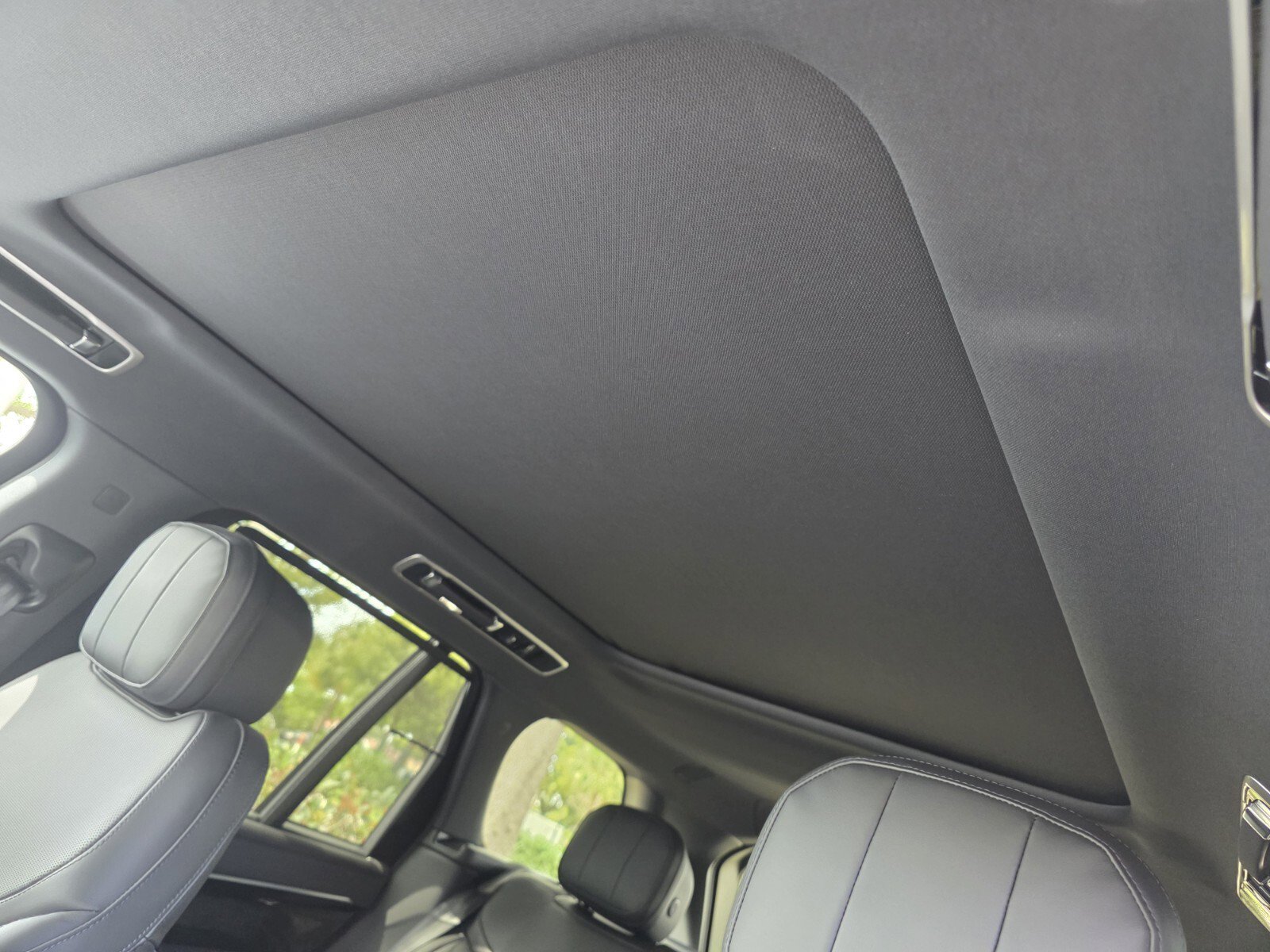 New 2026 Land Rover Range Rover SE image 12