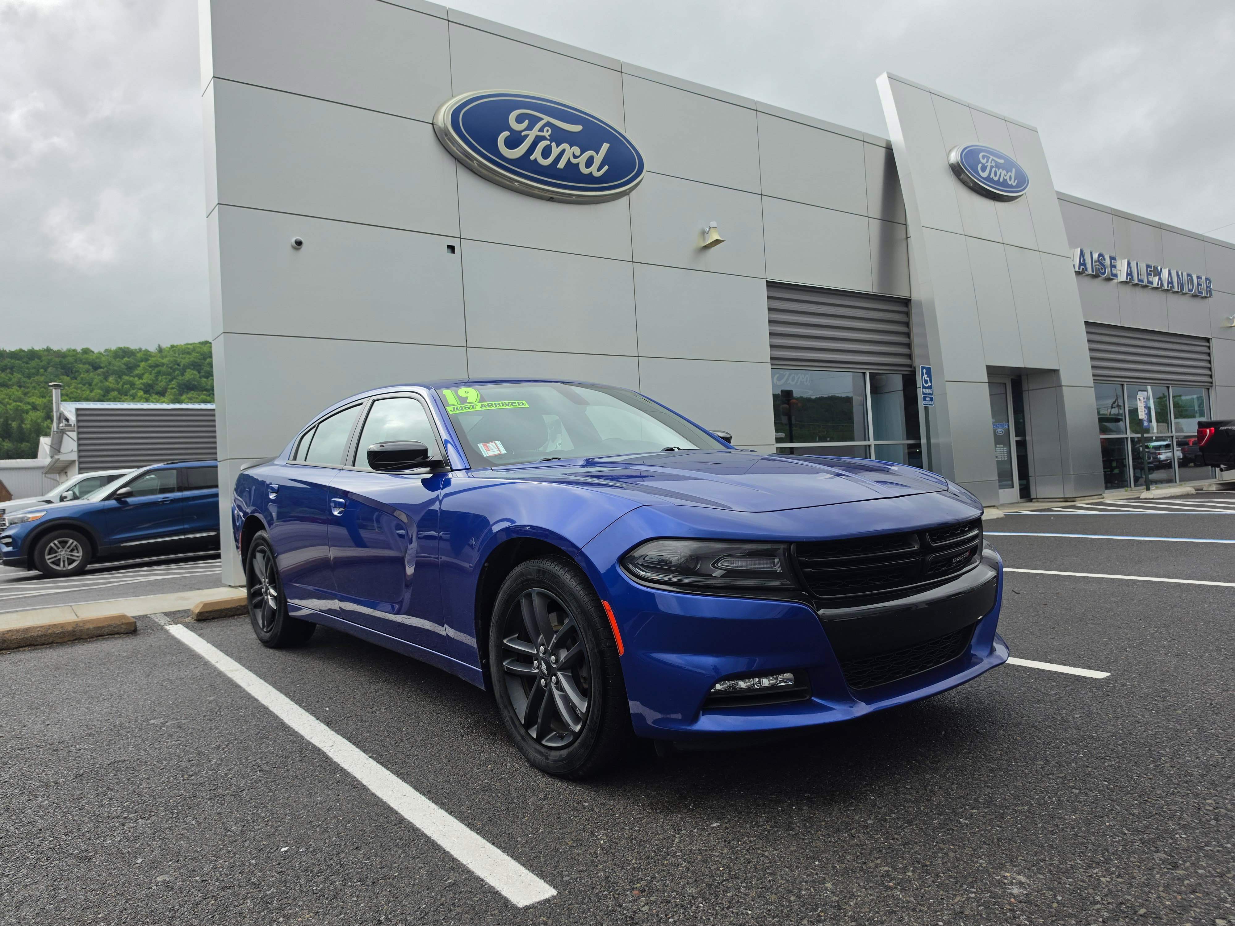 Used 2019 Dodge Charger SXT w/ Blacktop Package AWD/4WD image 1