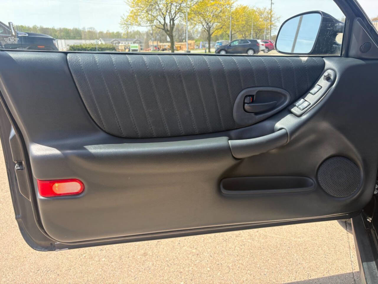 Used 1997 Pontiac Grand Prix GT w/ Opt Pkg FWD image 10