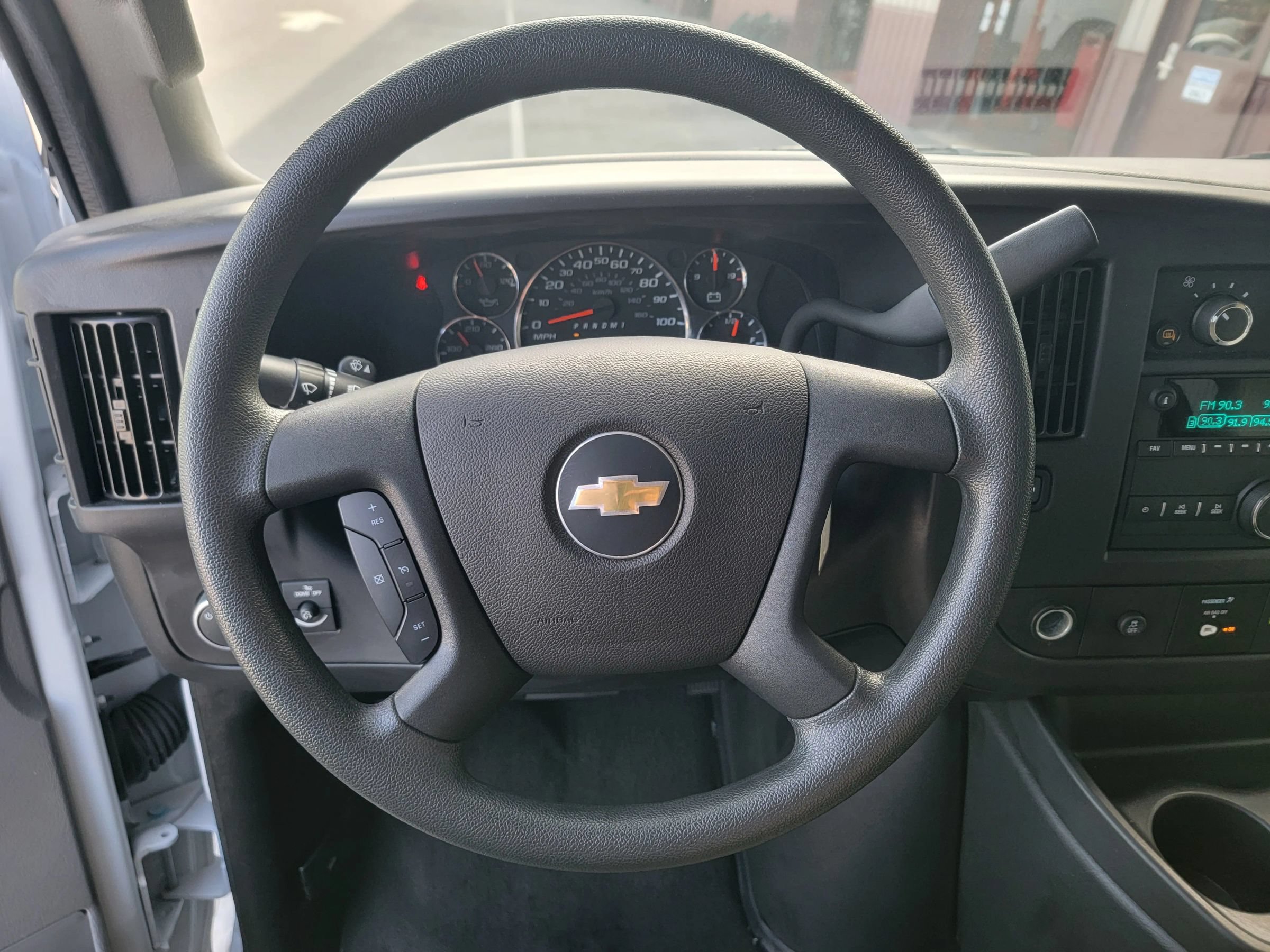 Used 2025 Chevrolet Express 3500 LT w/ LT Preferred Equipment Group RWD image 24