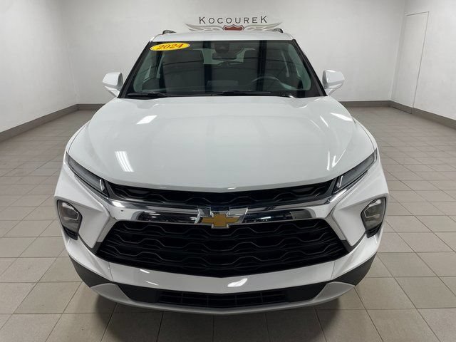 Used 2024 Chevrolet Blazer LT w/ Convenience Package AWD/4WD image 2