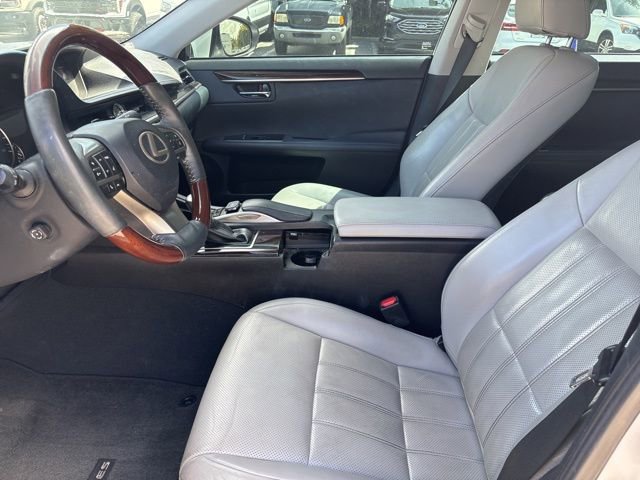 Used 2017 Lexus ES 350 w/ Luxury Package image 6