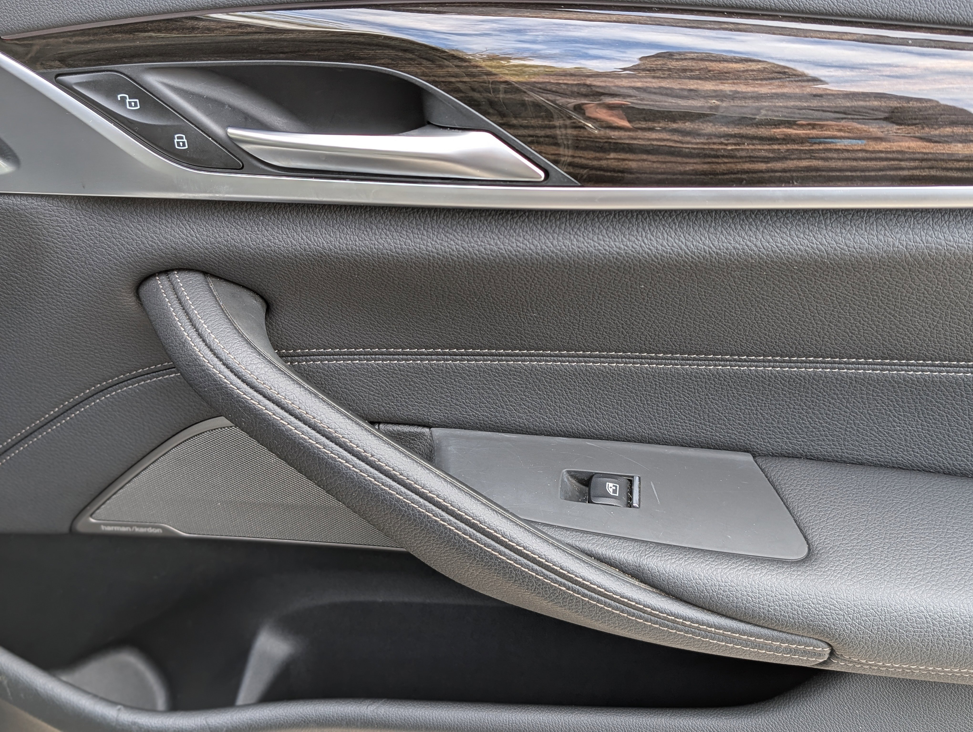 Used 2022 BMW 530i w/ M Sport Package image 24