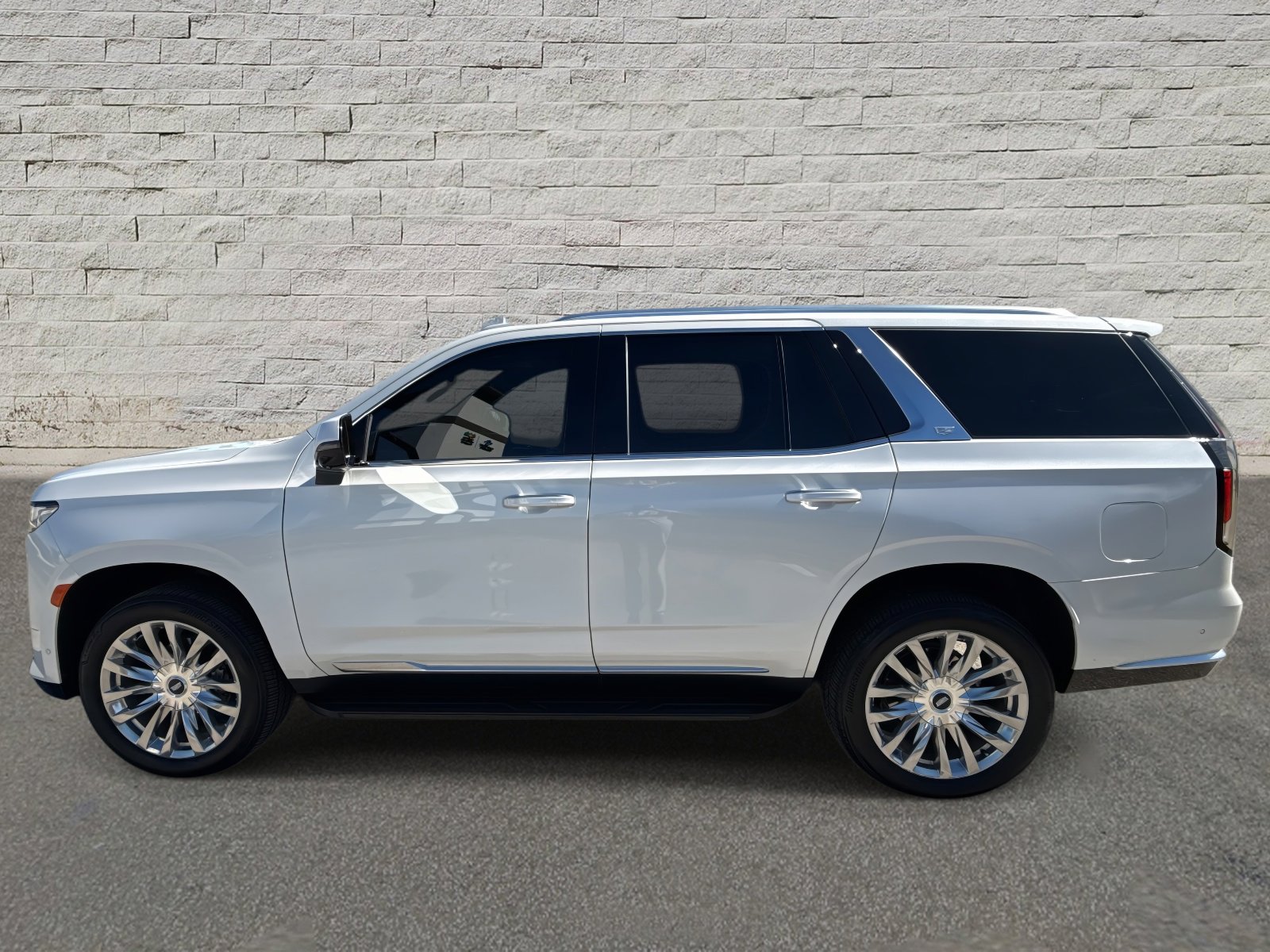 Used 2024 Cadillac Escalade Premium Luxury AWD/4WD image 7