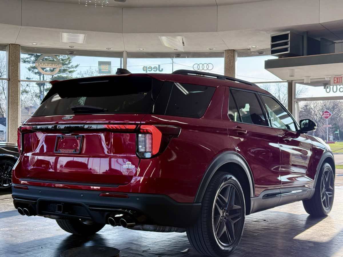 Used 2026 Ford Explorer ST w/ Sun And Sound Package image 5
