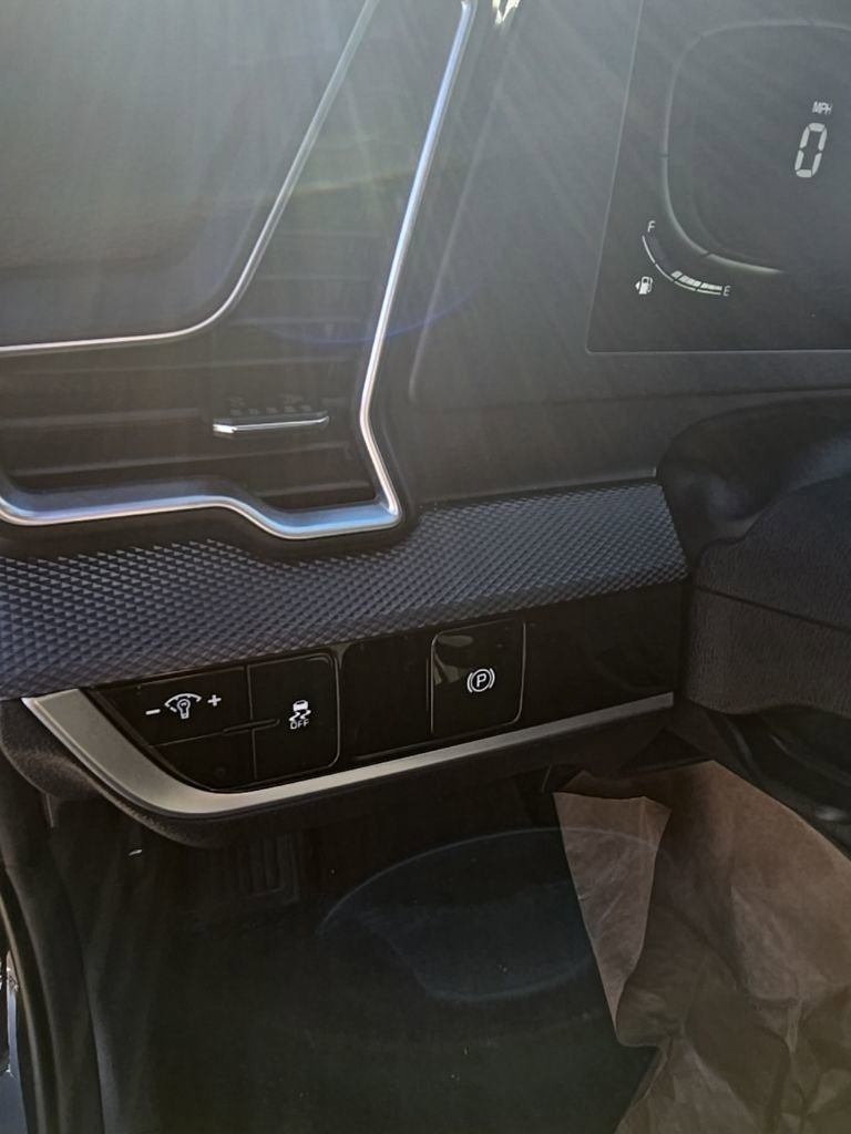 Used 2024 Kia Sportage LX image 14