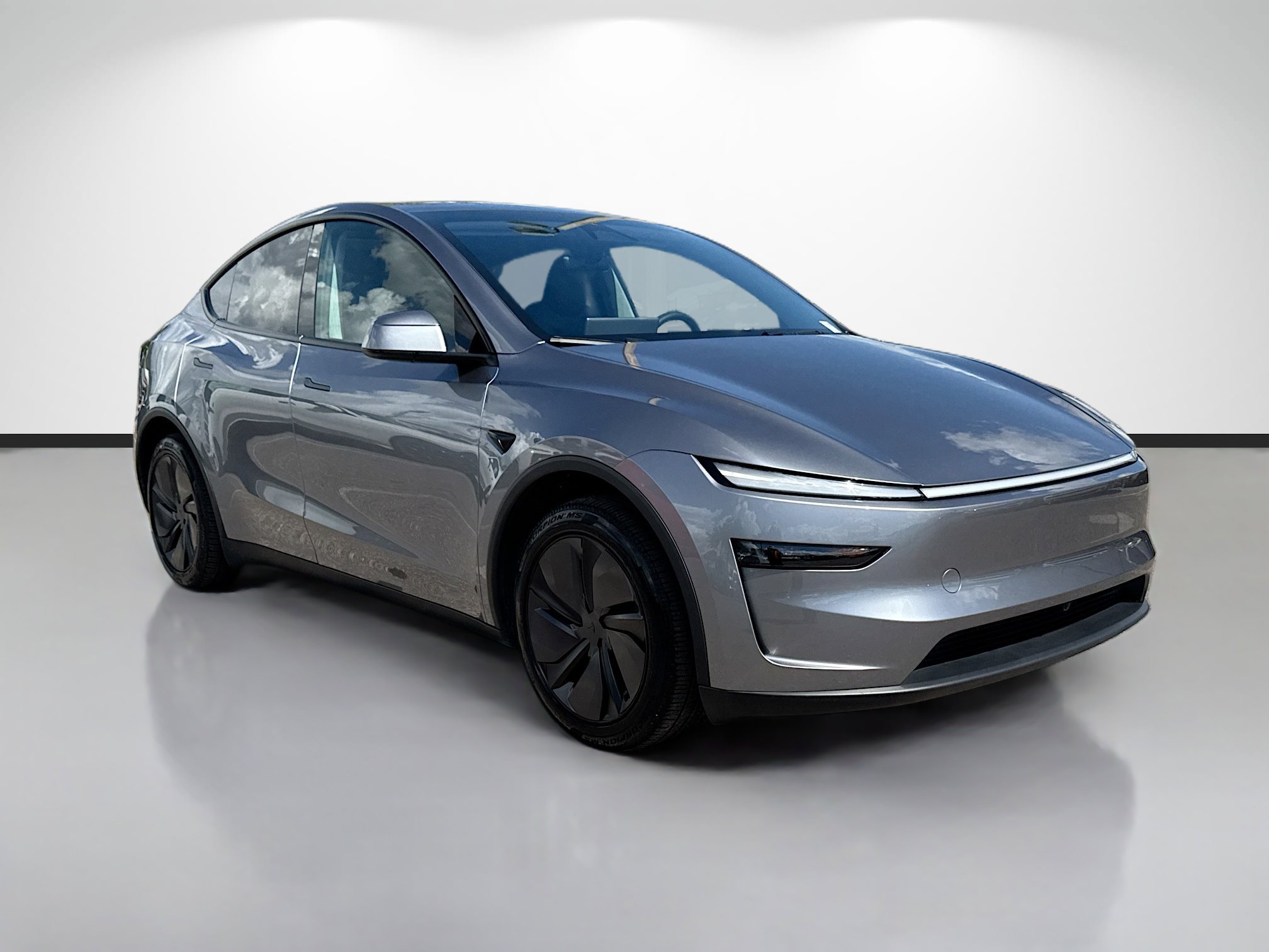 Used 2026 Tesla Model Y AWD image 1