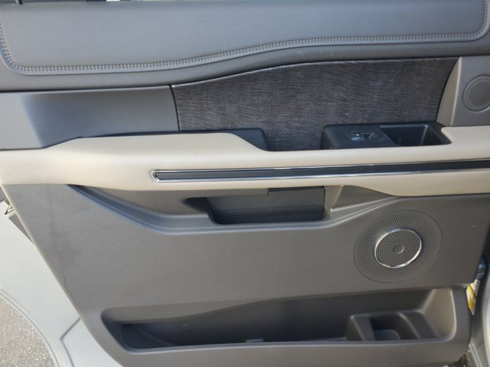 Certified 2021 Ford Expedition Max Limited RWD image 32