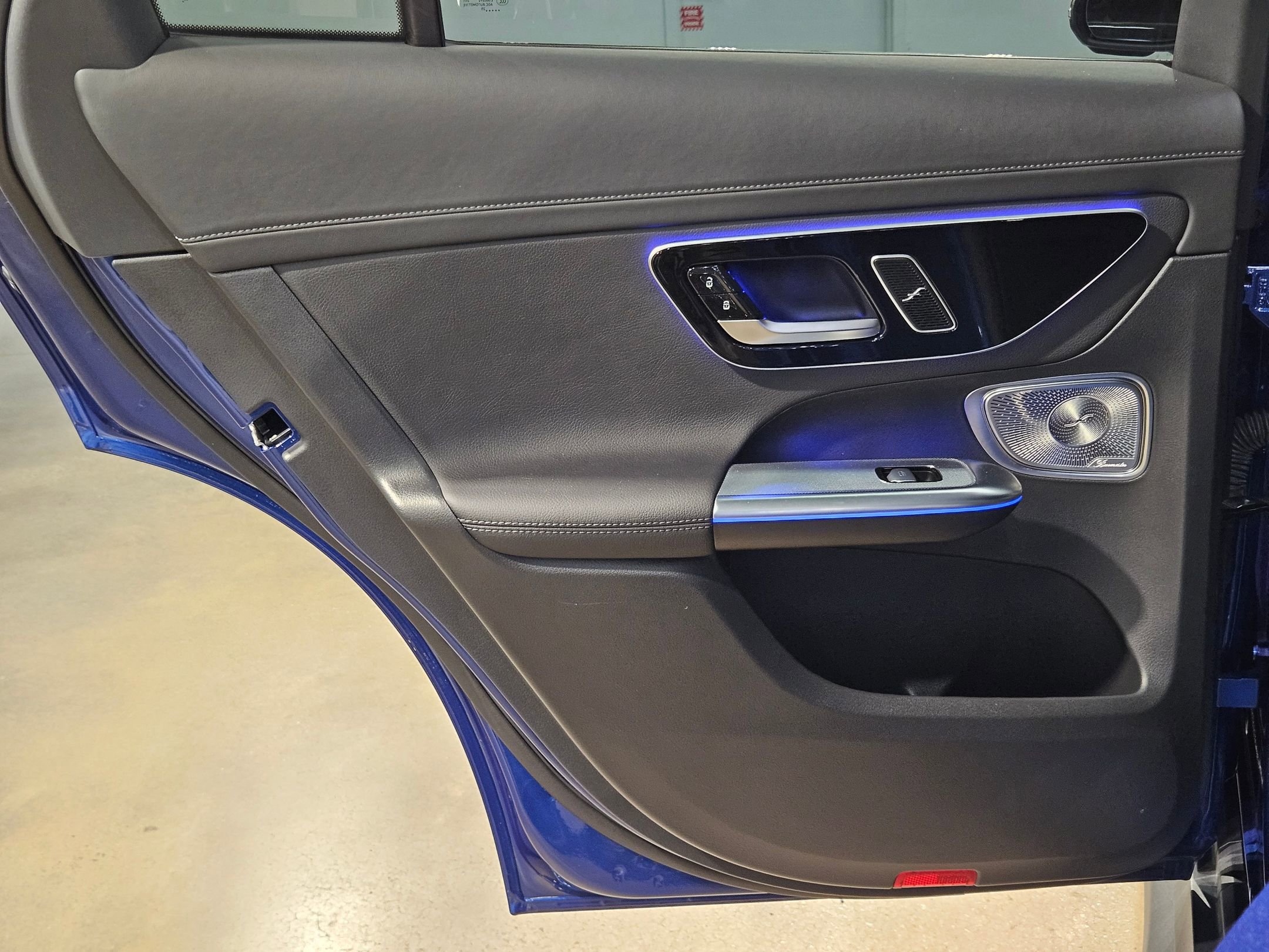 Used 2025 Mercedes-Benz GLC 300 4MATIC image 35