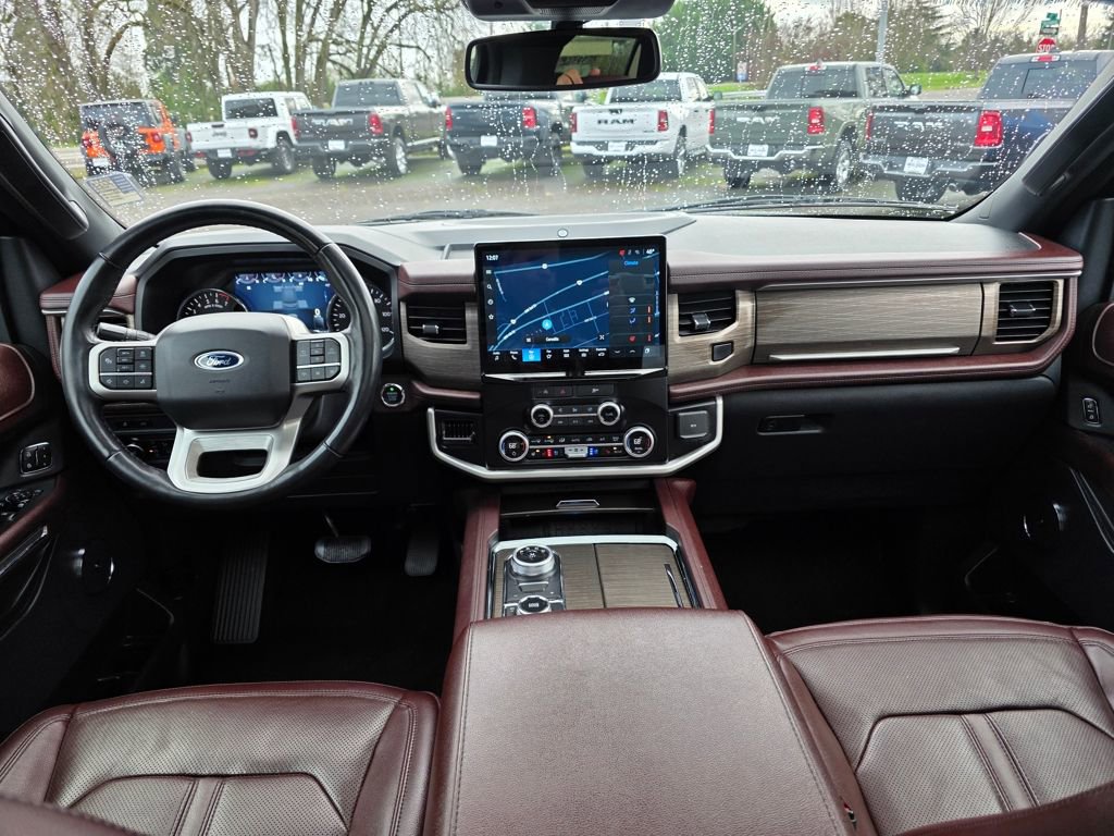 Used 2023 Ford Expedition Limited image 13