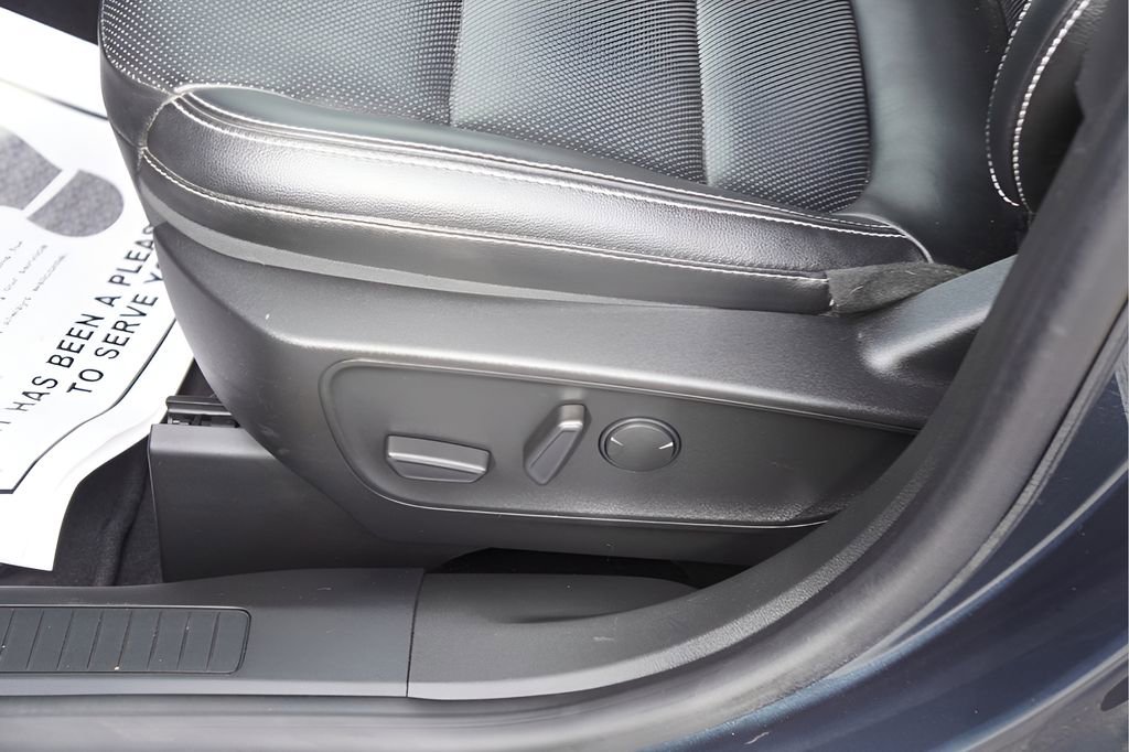 Used 2022 Ford Escape SEL w/ Technology Package image 18