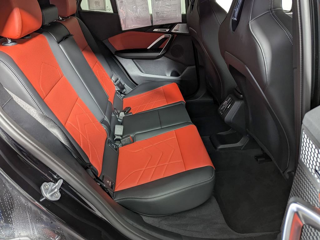 Used 2025 BMW X2 M35i w/ M Sport Professional Package image 39