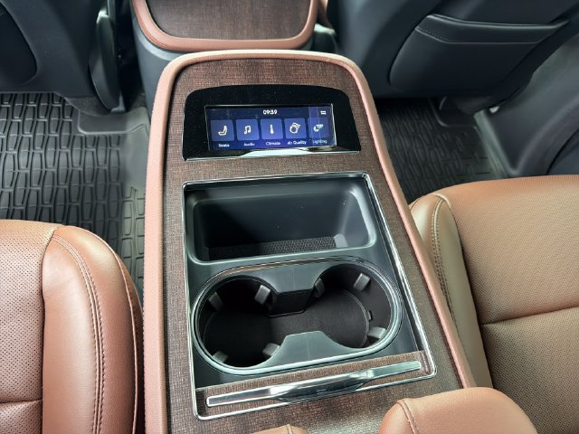 New 2026 Lincoln Navigator Reserve AWD/4WD image 16