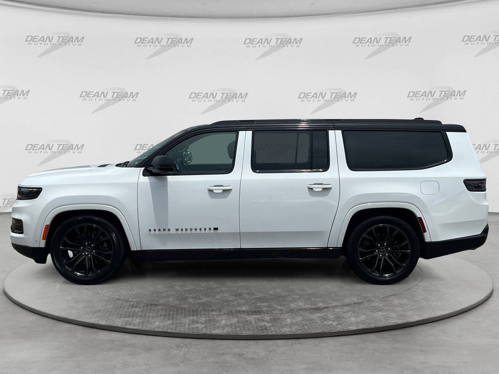Used 2024 Jeep Grand Wagoneer L Series II w/ Quick Order Packagew 28T AWD/4WD image 4
