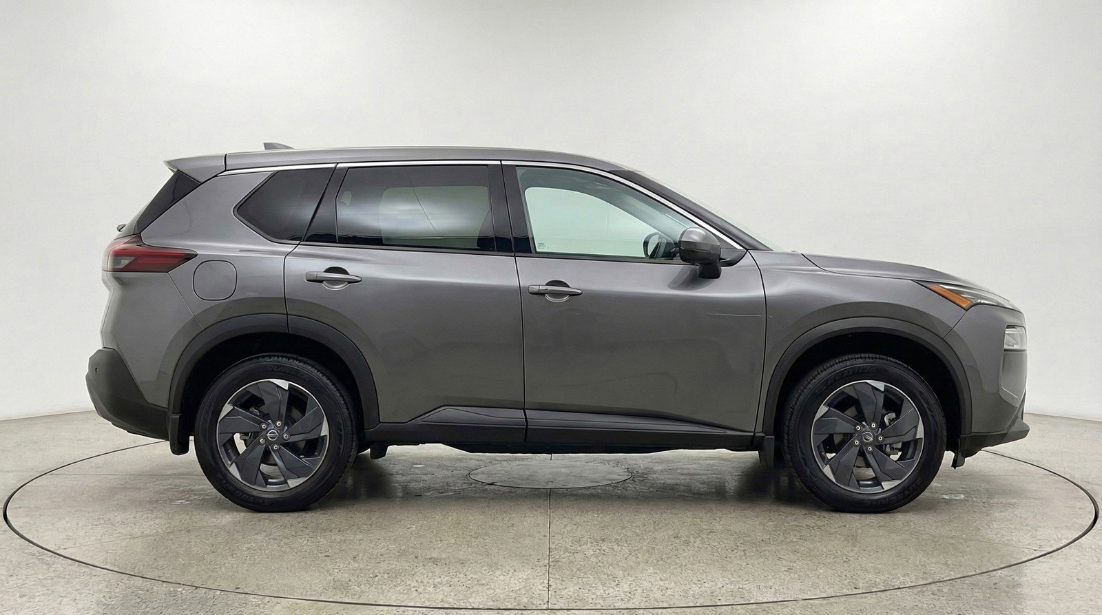 Used 2025 Nissan Rogue SV image 11
