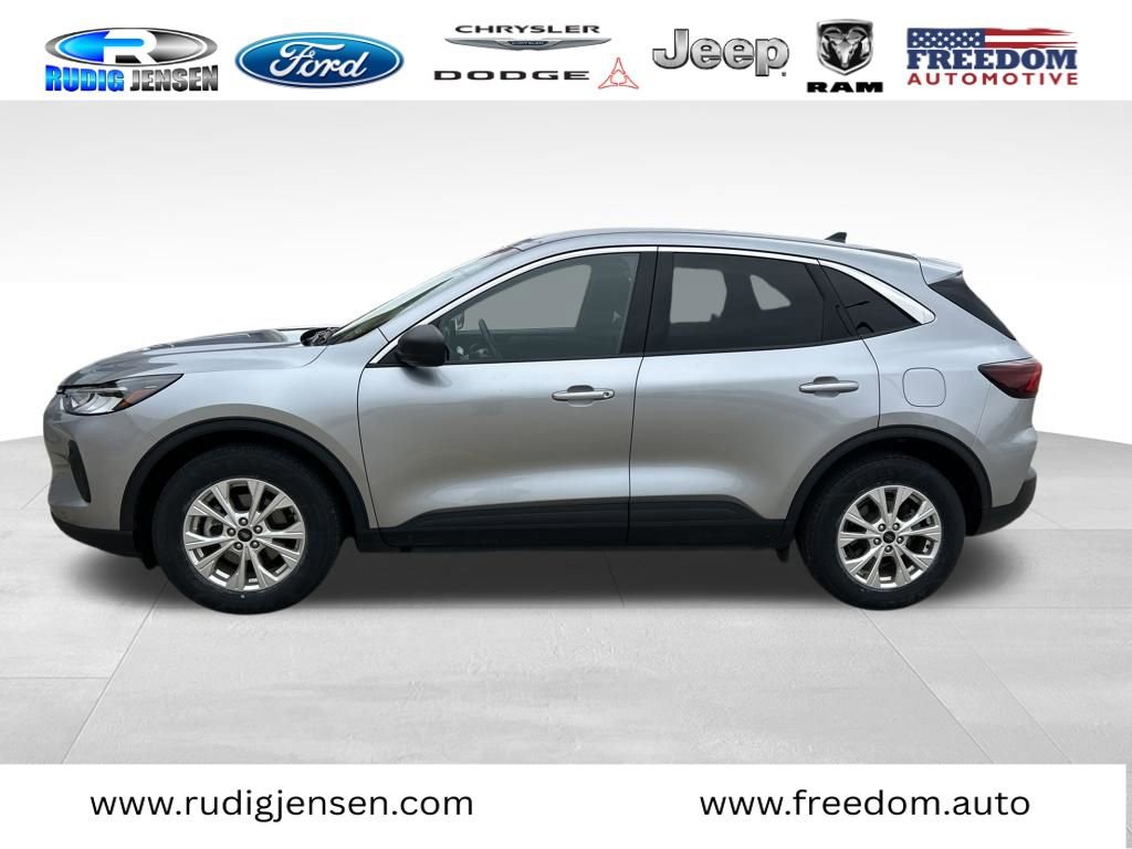 Used 2024 Ford Escape Active w/ Tech Pack #1 AWD/4WD image 2