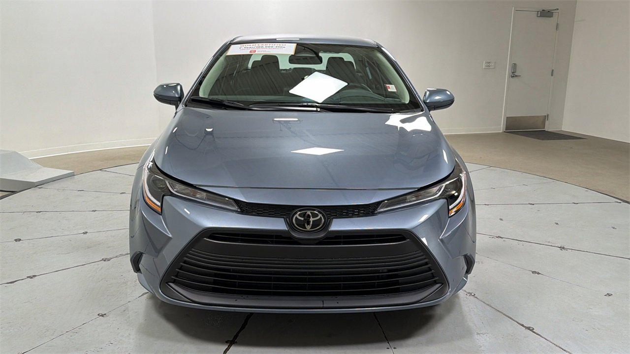 Certified 2025 Toyota Corolla LE video 2