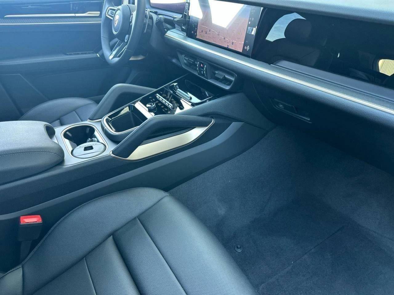 New 2025 Porsche Cayenne S image 86