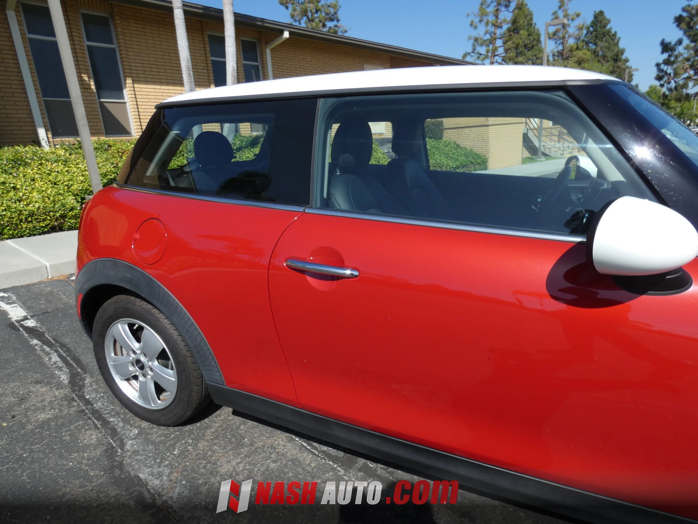 Used 2017 MINI Cooper 2-Door Hardtop FWD image 6