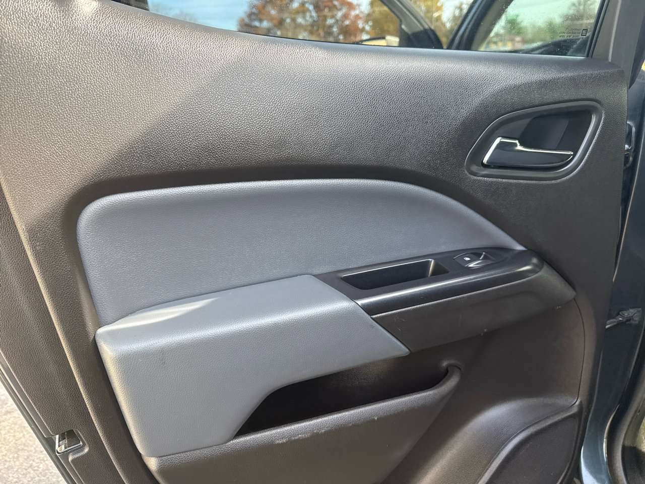 Used 2017 Chevrolet Colorado Z71 image 28