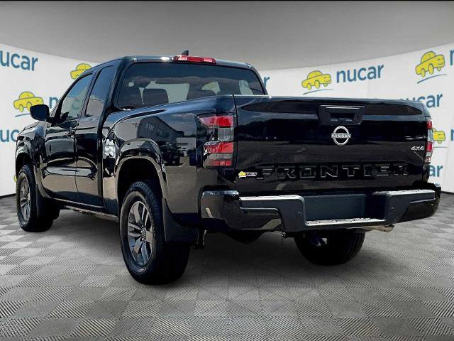 Certified 2025 Nissan Frontier SV image 4