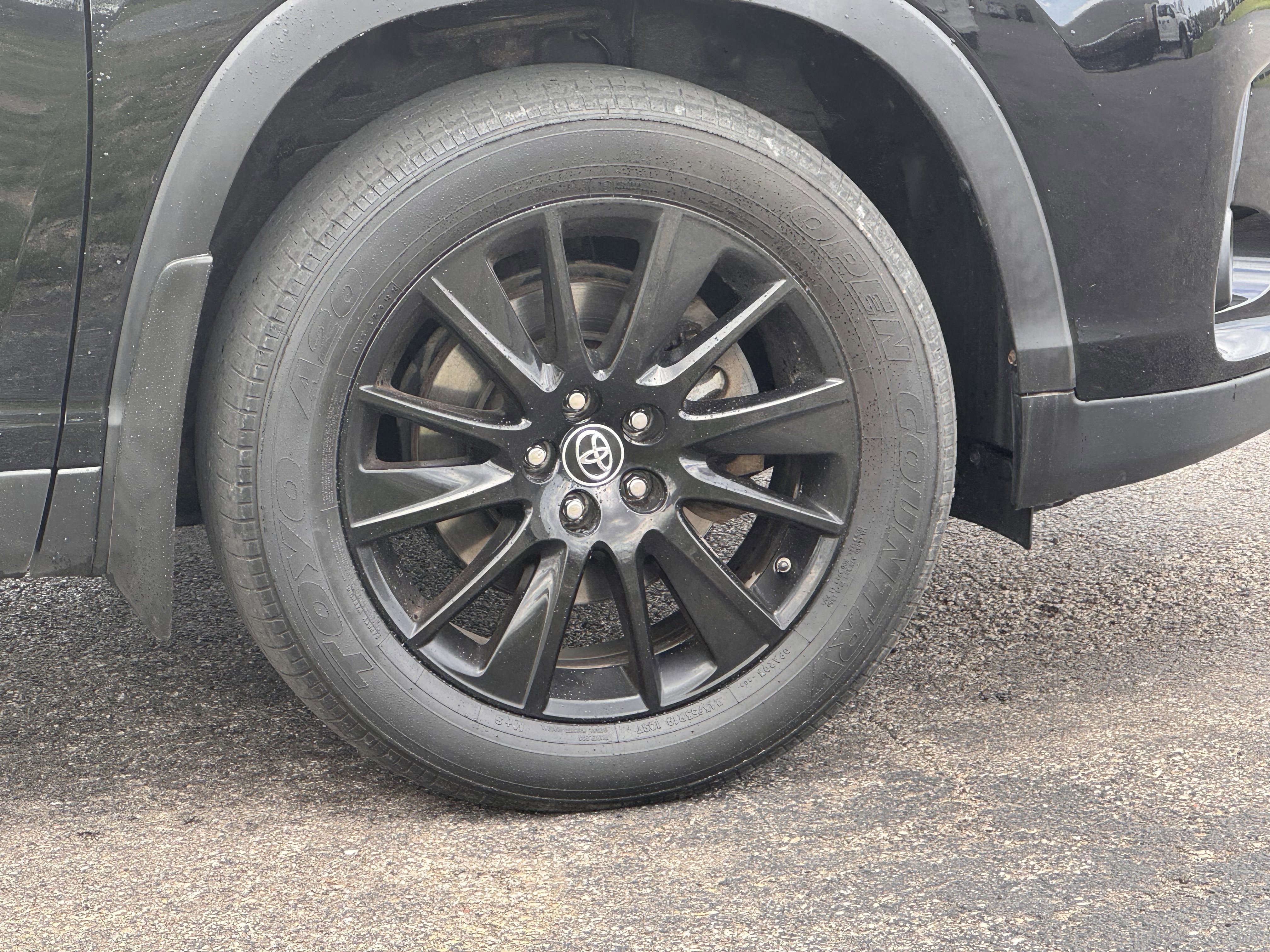 Used 2019 Toyota Highlander SE image 24