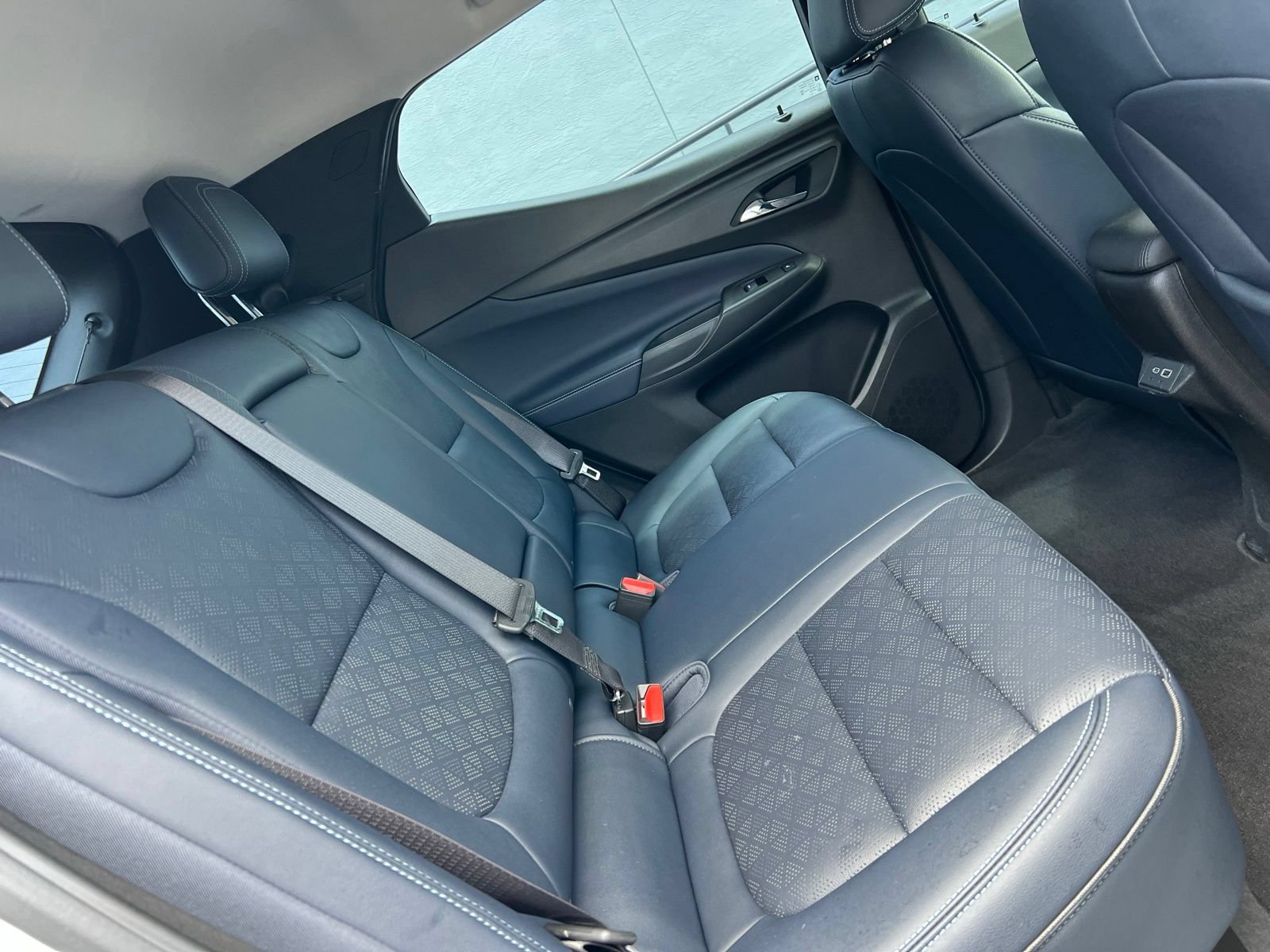 Used 2022 Chevrolet Bolt EUV Premier w/ Super Cruise Package FWD image 49