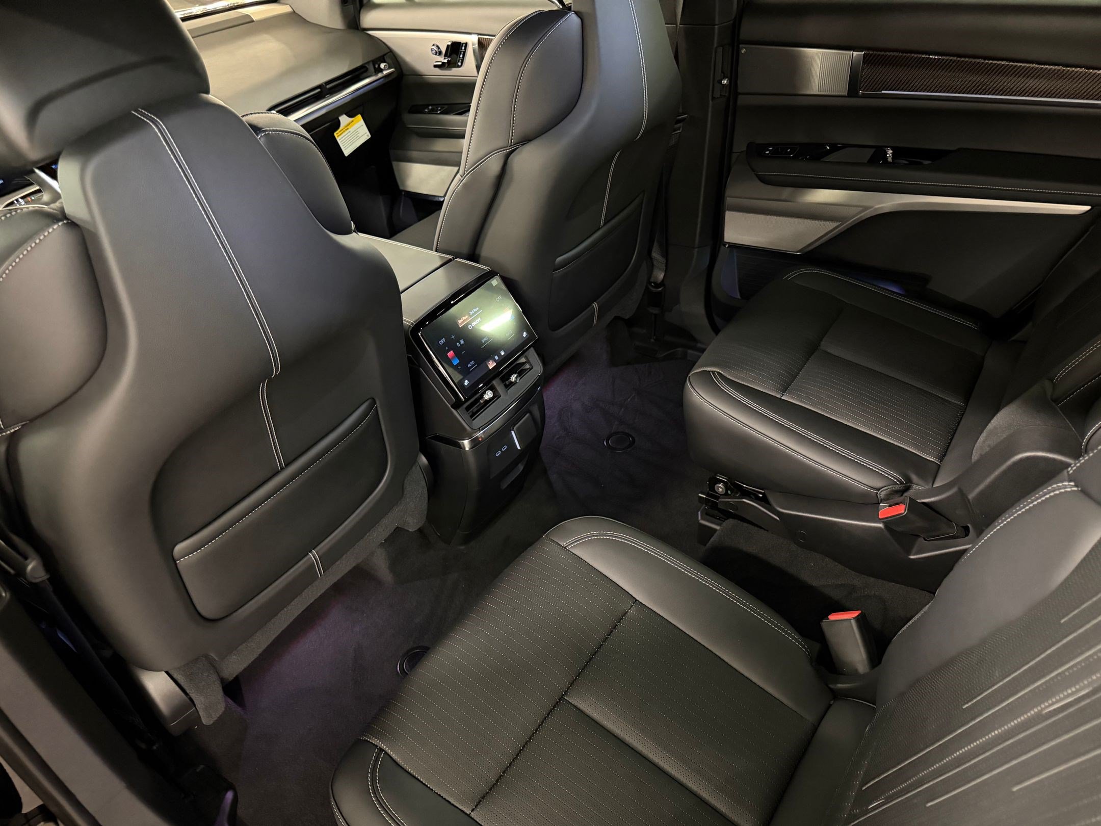 New 2027 Cadillac Vistiq Luxury AWD/4WD image 26
