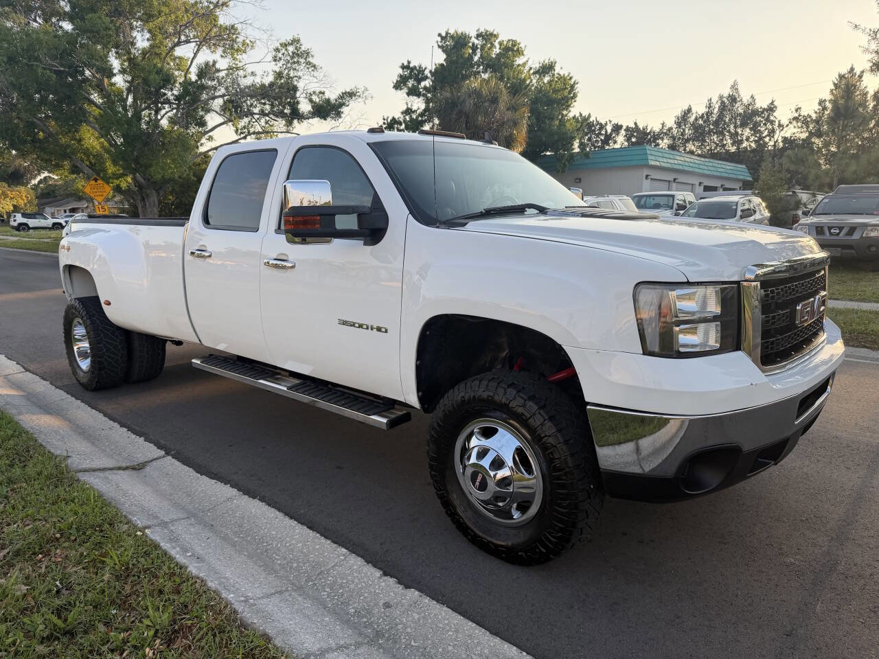 Used 2011 GMC Sierra 3500 SLE AWD/4WD image 2