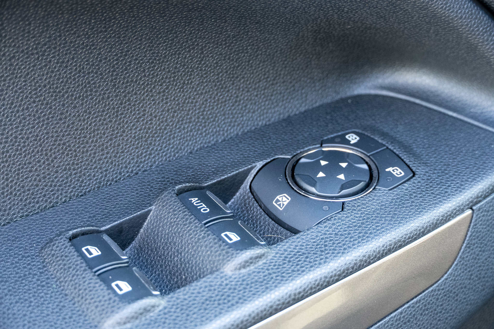 Used 2020 Ford EcoSport SE w/ SE Convenience Package image 10