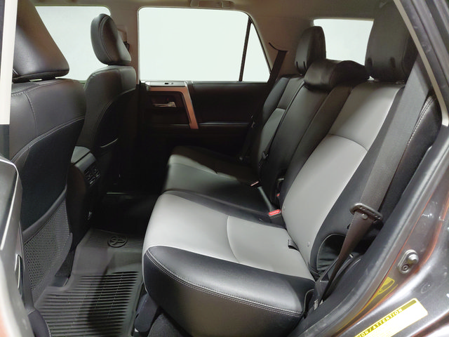 Used 2022 Toyota 4Runner SR5 Premium w/ Moonroof Package AWD/4WD image 19