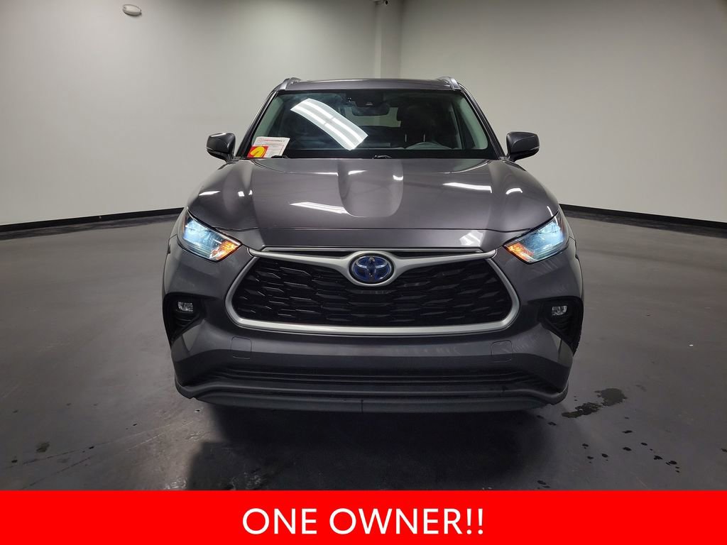 Used 2021 Toyota Highlander XLE image 3