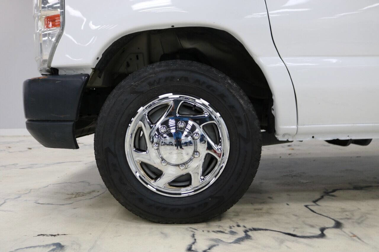Used 2014 Ford E-150 and Econoline 150 w/ Power Group image 16