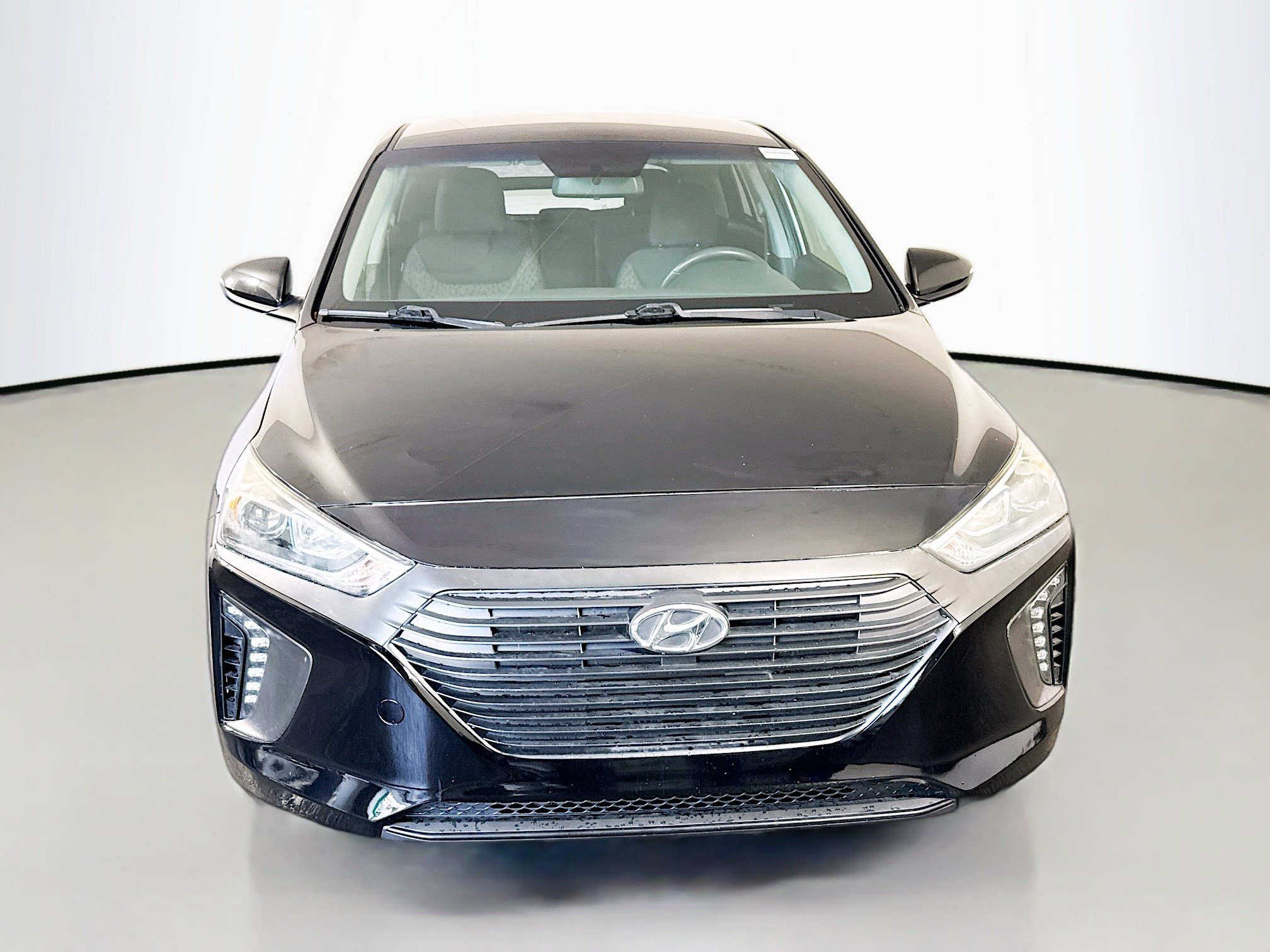 Used 2017 Hyundai Ioniq SEL image 2
