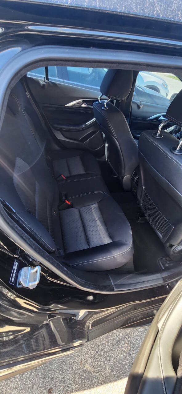Used 2017 INFINITI QX30 FWD image 10